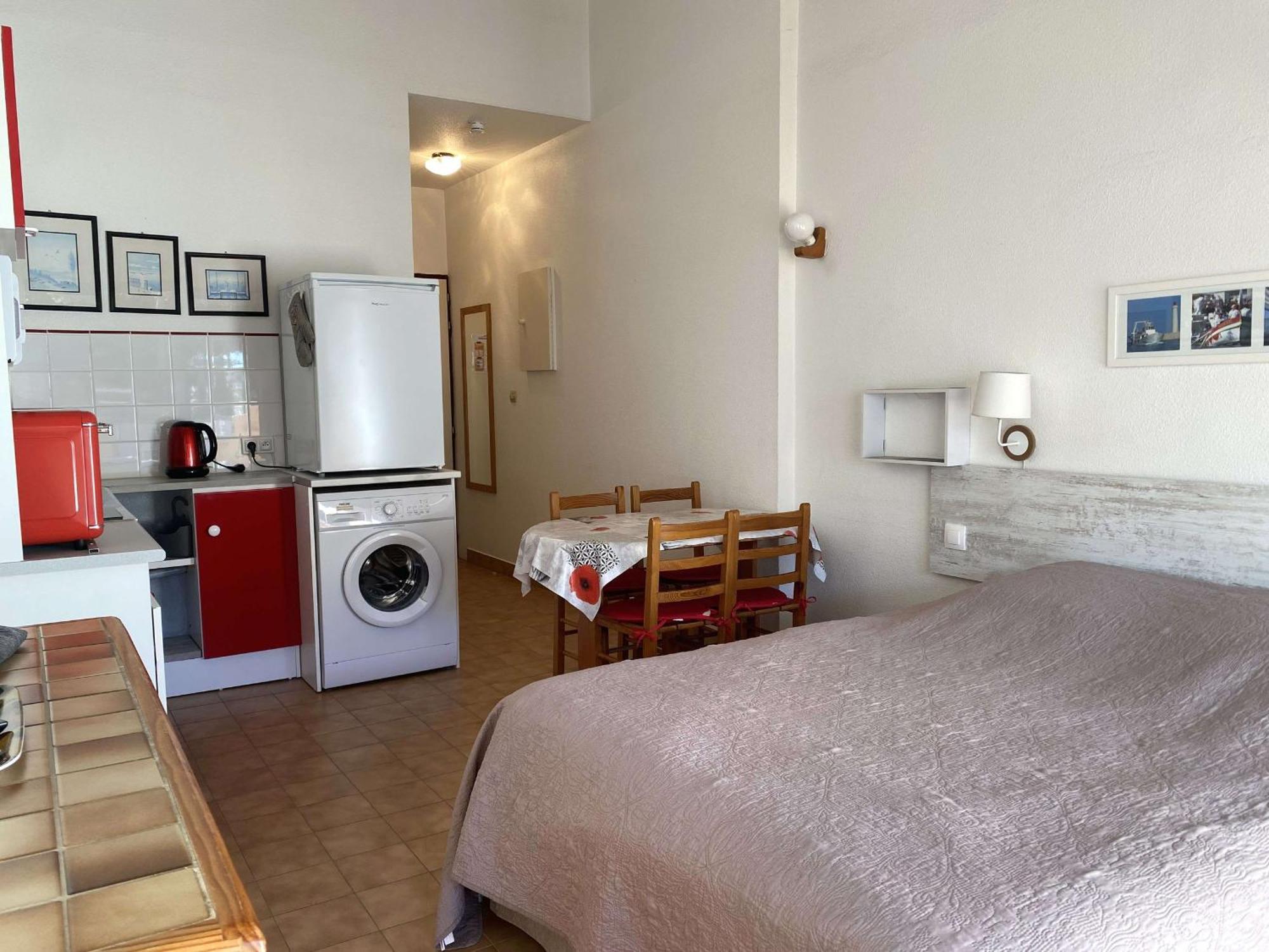 Studio Cosy Avec Terrasse, Parking, Proche Thermes - Balaruc-Les-Bains - Fr-1-553-89 ภายนอก รูปภาพ